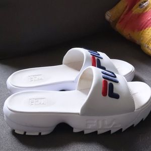 Fila slides